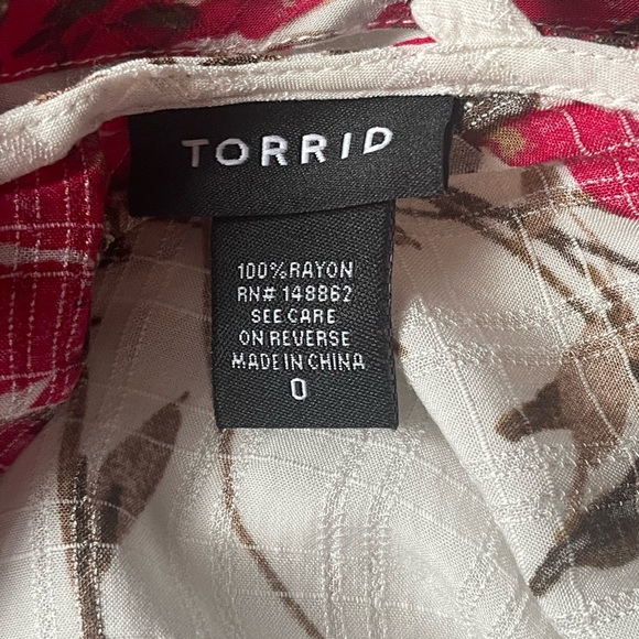 Torrid Floral top - Picture 6 of 6